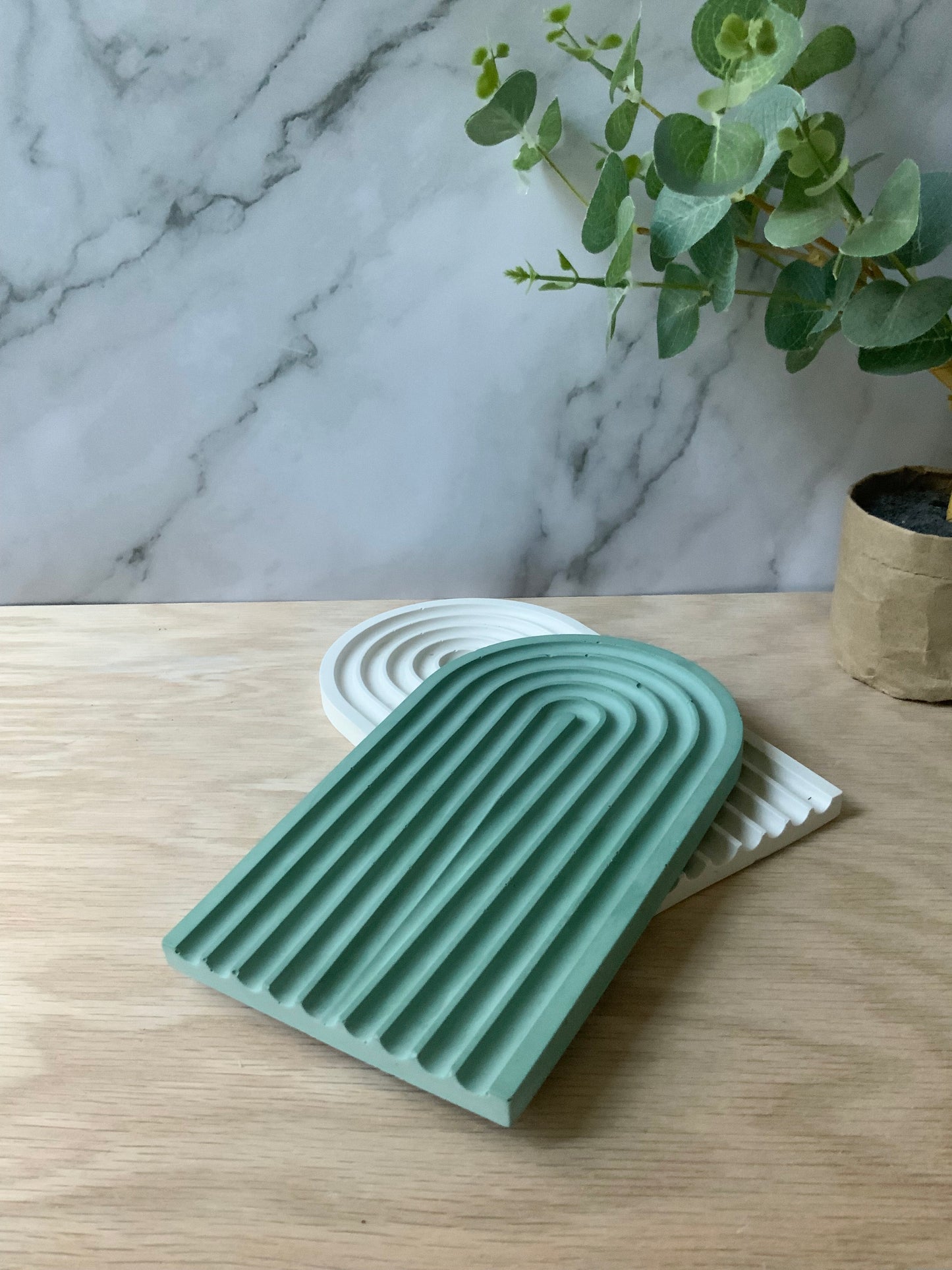 Arch decorative tray