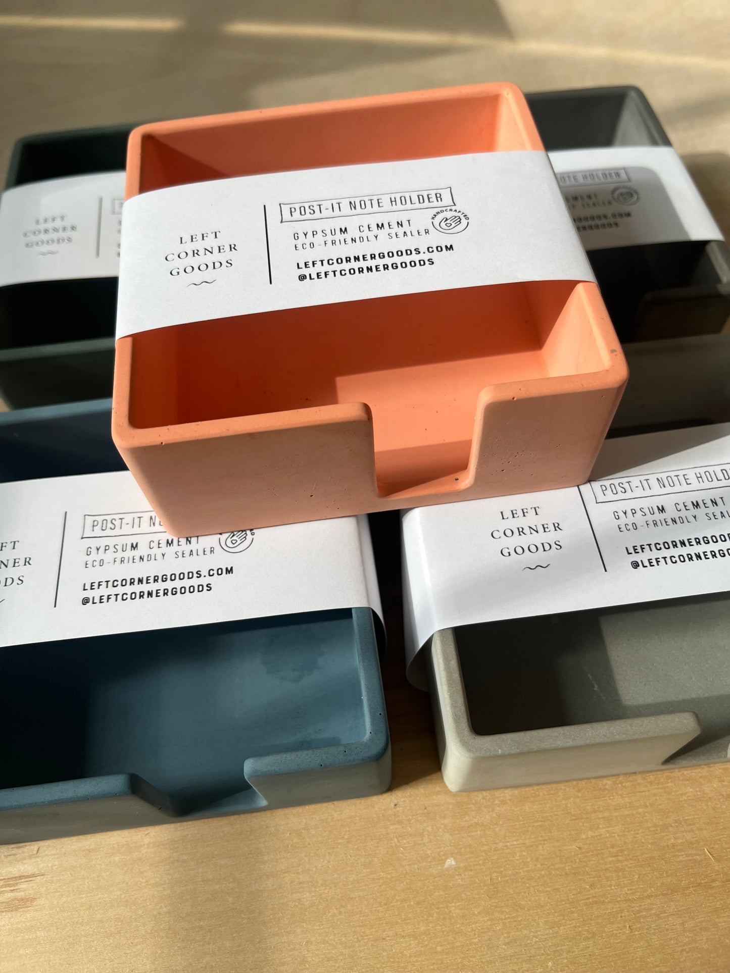 Industrial Post-it-note desk accessory Cement