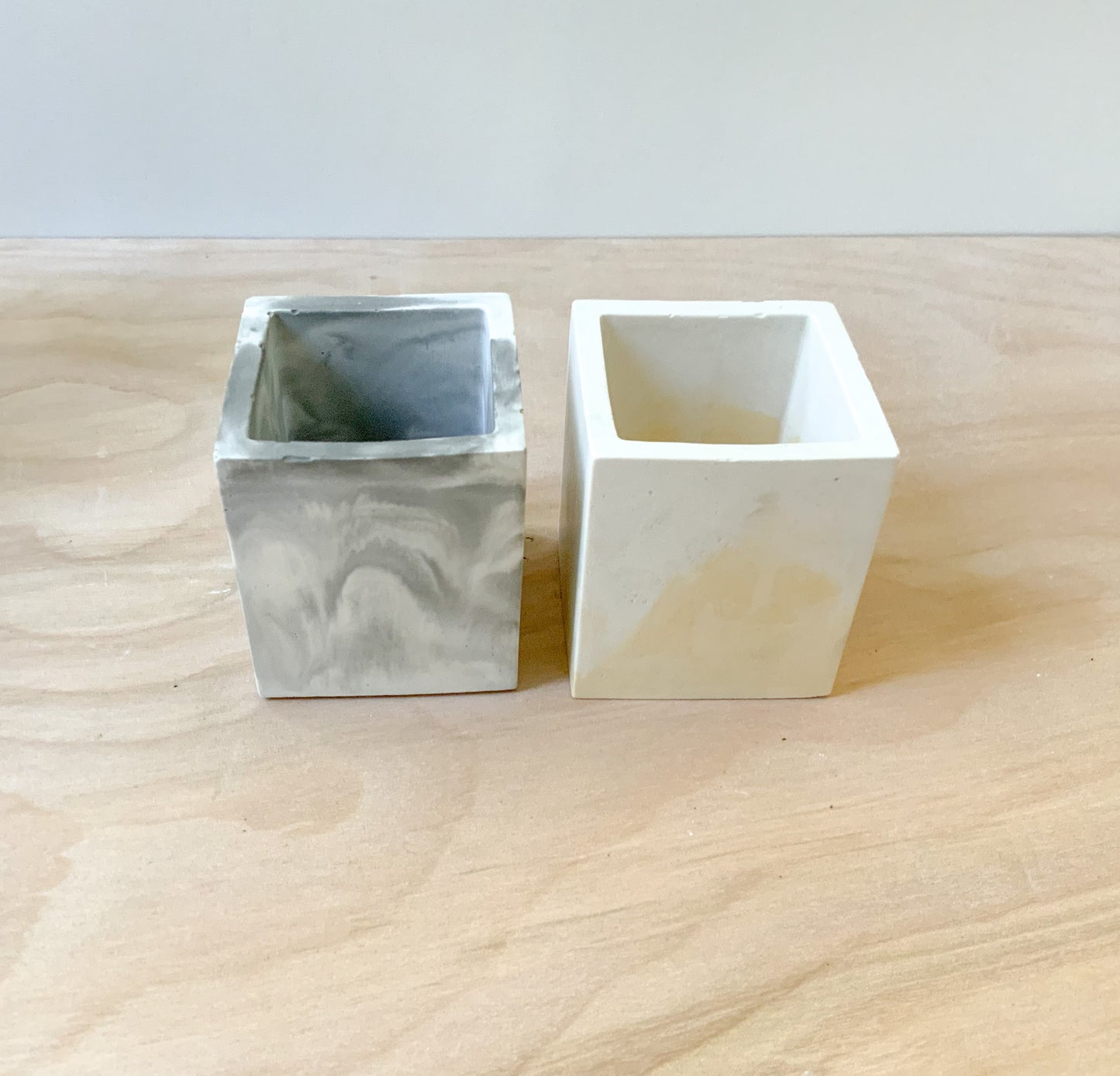 Small Black and White Minimalist Marble Cement Storage Organizer Cup for Desk or Bathroom