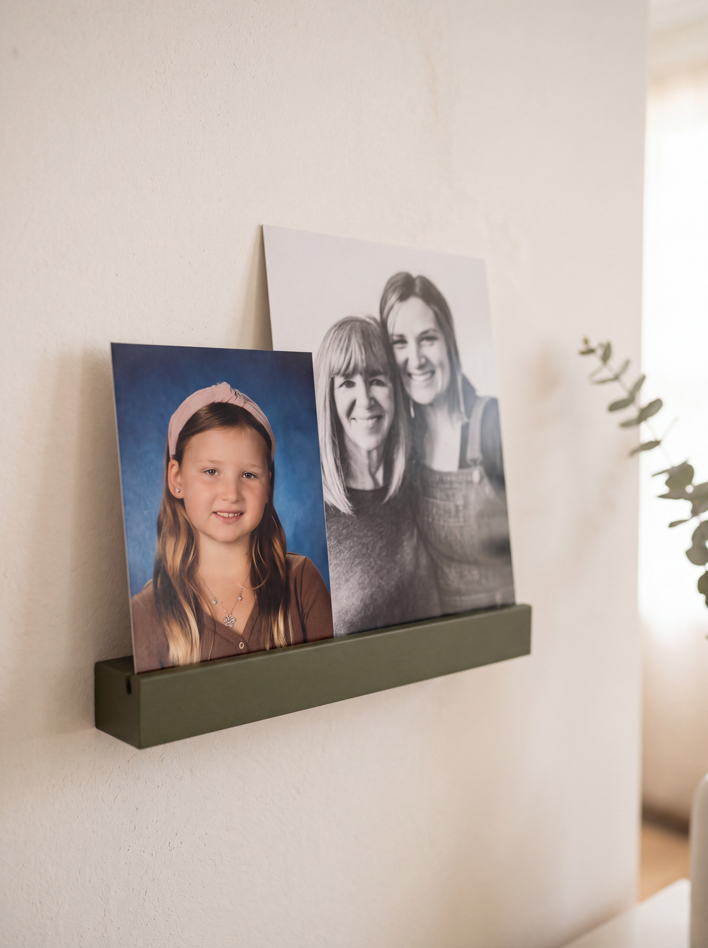 8" Mini Picture Ledge | Modern Photo Rail for Postcards & Prints | 3D Printed Wall Display Shelf