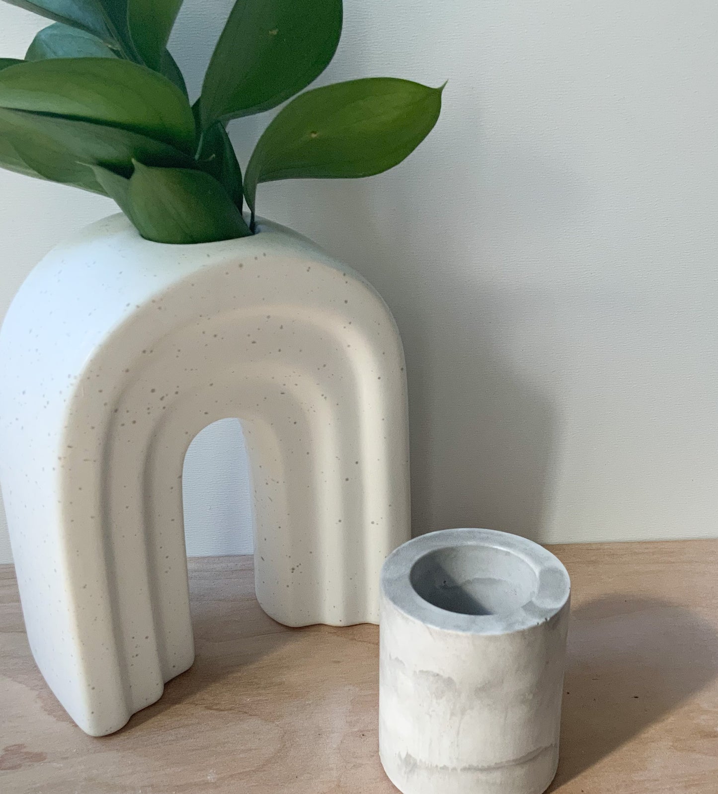 Minimalist Concrete Toothbrush Holder and Razor Stand for Modern Bathroom Decor