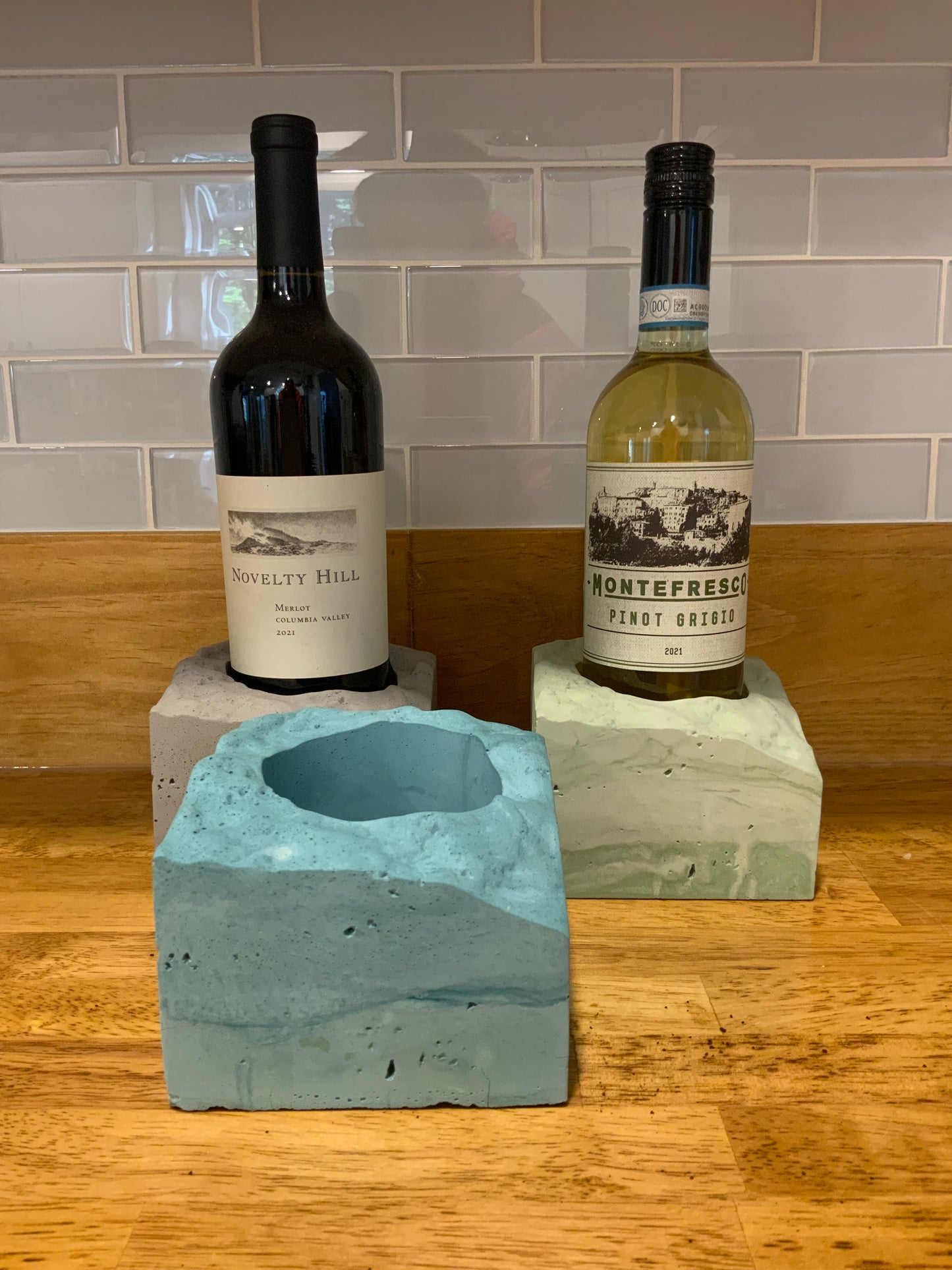 Handmade Concrete Wine Bottle Holder - Modern Minimalist Display Stand Kitchen Bar Decor Gift