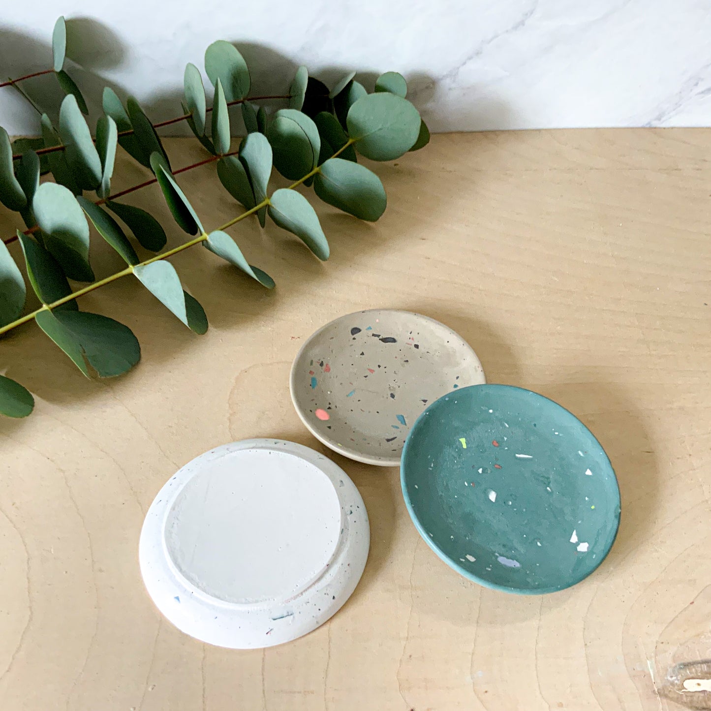 Handmade Terrazzo Concrete Ring Dish – Minimalist Jewelry Tray, Teabag Rest, Modern Catchall Plate, Small Vanity Decor