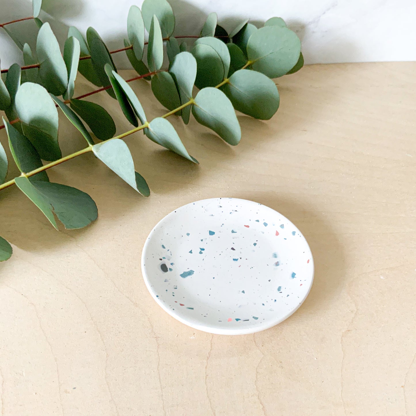 Handmade Terrazzo Concrete Ring Dish – Minimalist Jewelry Tray, Teabag Rest, Modern Catchall Plate, Small Vanity Decor